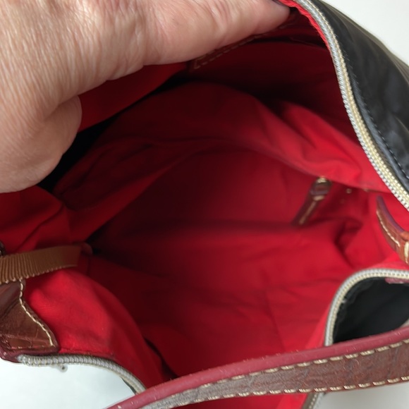 Dooney and Bourke authentic nylon/leather Small Bag - Picture 5 of 14